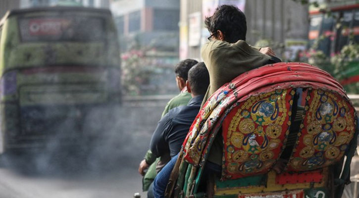 বায়ুদূষণে আজও শীর্ষে ঢাকা