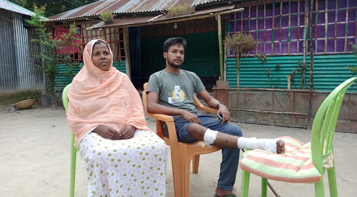 গুলিবিদ্ধ পা নিয়ে দুশ্চিন্তায় আবু সাইদের পরিবার