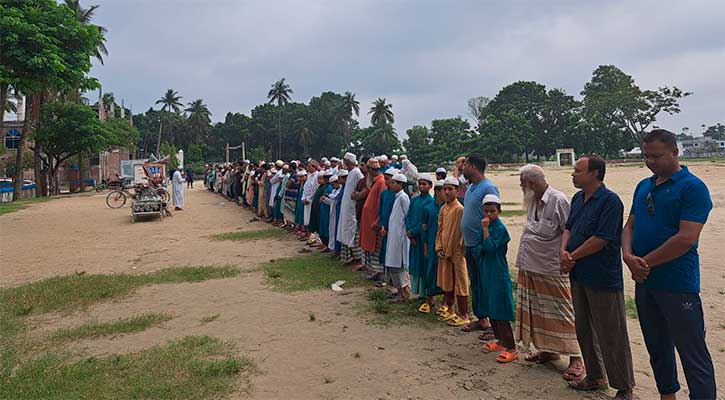 বাবা-মায়ের কবরের পাশে শায়িত কবি মাকিদ হায়দার