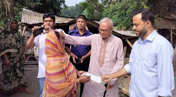 সেই বিধবার পাশে দাঁড়ালেন বিএনপির নেতারা