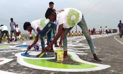 হাওরে ১৪ কিলোমিটার সড়কে ‘আল্পনায় বৈশাখ’