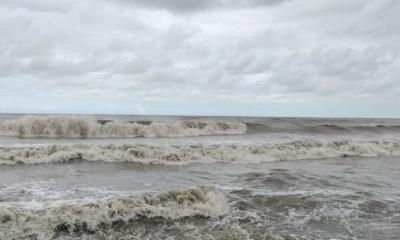 রেমালের প্রভাবে উত্তাল সাগর