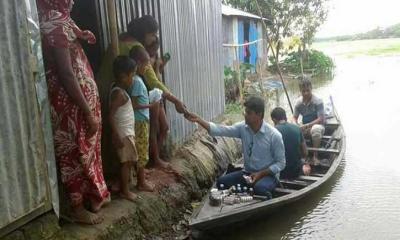 বন্যার্তদের পাশে কমিউনিটি ক্লিনিকের ১৪ হাজার স্বাস্থ্যকর্মী