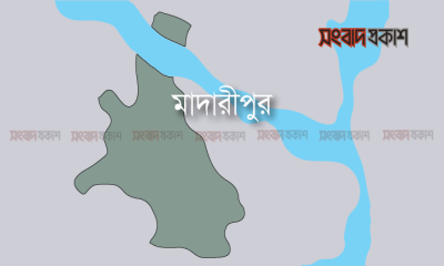 শিক্ষার্থীদের ওপর হামলা, পানিতে ডুবে একজনের মৃত্যু