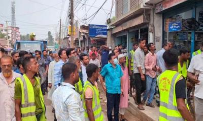 অভিযানের পর পুনরায় দখল হচ্ছে ফুটপাত