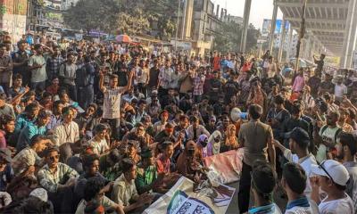 সড়ক-রেলপথ ছাড়লেন শিক্ষার্থীরা, যান চলাচল শুরু