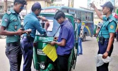 রাজধানীতে একদিনে ৩০৩ মামলা, জরিমানা ১২ লাখ টাকা