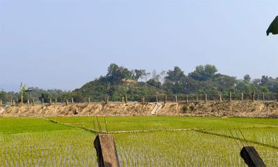 উত্তপ্ত তুমব্রু সীমান্ত, থমকে গেছে জনজীবন