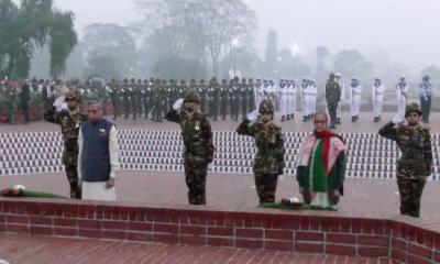 জাতীয় স্মৃতিসৌধে রাষ্ট্রপতি ও প্রধানমন্ত্রীর শ্রদ্ধা