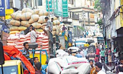 রমজানের আগেই বাড়ছে নিত্যপণ্যের দাম