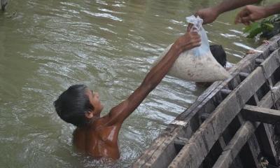 বন্যা দুর্গতদের জন্য কী কী ত্রাণ পাঠাবেন