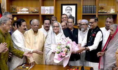 গণভবনে ঈদের শুভেচ্ছা বিনিময় করলেন প্রধানমন্ত্রী