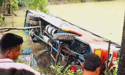 ১১ ঘণ্টা পর যাত্রীর মরদেহ উদ্ধার