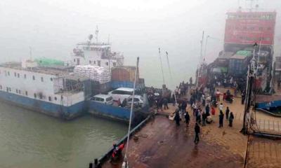 দৌলতদিয়া-পাটুরিয়া নৌরুটে ফেরি চলাচল বন্ধ