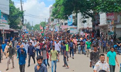 পাবনায় আ. লীগের সঙ্গে আন্দোলনকারীদের সংঘর্ষ, নিহত ৩