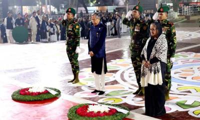 একুশের প্রথম প্রহরে শ্রদ্ধা জানালেন রাষ্ট্রপতি-প্রধানমন্ত্রী