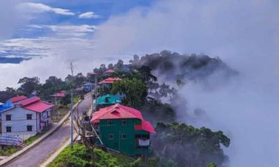 সাজেকে আটকা তিন শতাধিক পর্যটক