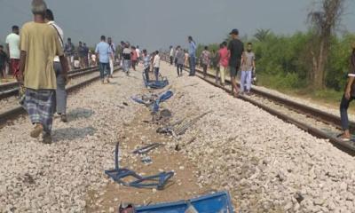 রেলক্রসিংয়ে ট্রেনের ধাক্কা, অটোরিকশার ৫ যাত্রী নিহত