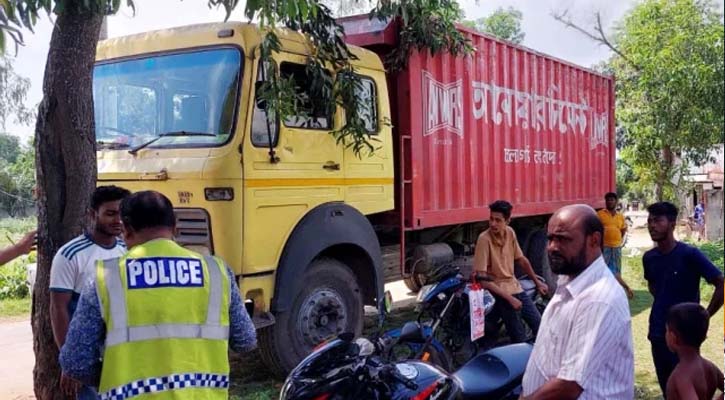 কাভার্ড ভ্যান কেড়ে নিল কলেজছাত্রের প্রাণ