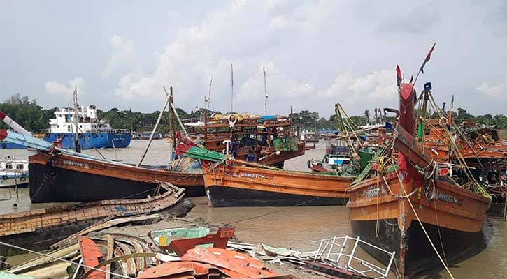 বাংলাদেশি জলসীমায় প্রবেশ, ৪৩ ভারতীয় জেলে আটক