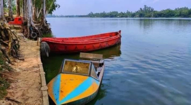 ৪১৪ বছরের পুরনো দিঘিকে ‘পর্যটনকেন্দ্র’ করার দাবি