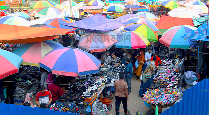 রাজধানীর কেনাকাটার প্রাণকেন্দ্র নিউমার্কেট