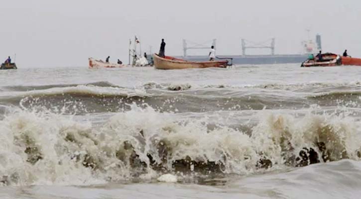 চার সমুদ্রবন্দরে ৩ নম্বর সতর্কতা জারি