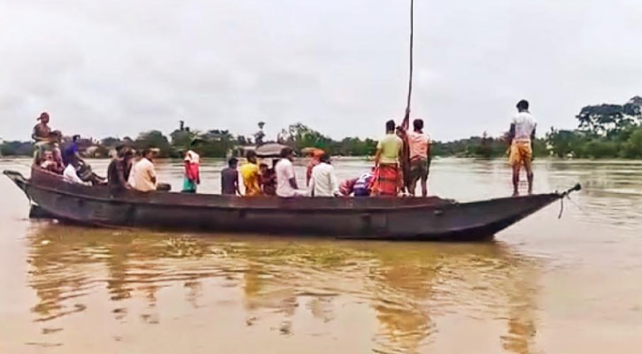 সুরমা নদীতে নৌকা ডুবে নারী ও  শিশু নিখোঁজ