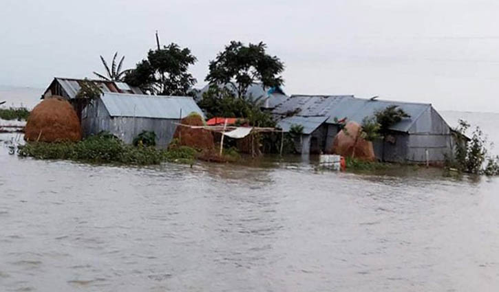 বন্যার পানি কমার সঙ্গে বাড়ছে ভাঙন