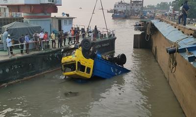 তৃতীয় দিনের অভিযান: আরও একটি  ট্রাক উদ্ধার