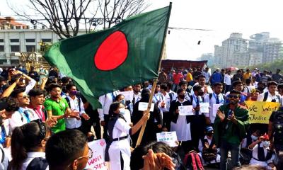 আজকের মতো সড়ক ছাড়লেন শিক্ষার্থীরা