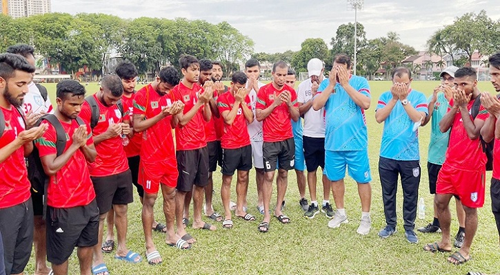 সীতাকুণ্ডে হতাহতে বাংলাদেশ ফুটবল দলের প্রার্থনা