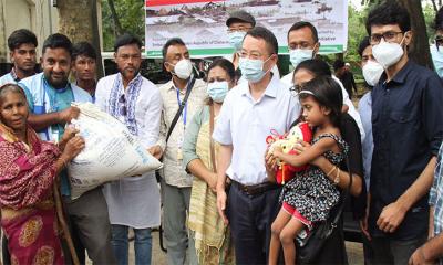 বন্যায় ক্ষতিগ্রস্তদের মধ্যে অ্যাবকার ত্রাণ বিতরণ