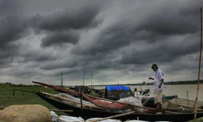 সাগরে নিম্নচাপ, ১ নম্বর সতর্ক সংকেত