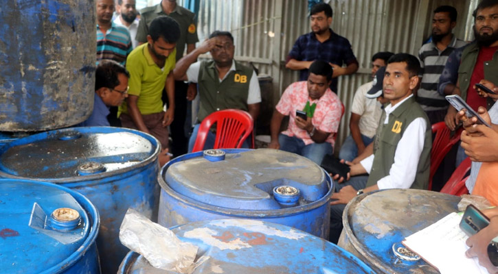 পাবনায় ৪৮ ঘণ্টায় ১ লাখ ৩৭ হাজার লিটার সয়াবিন জব্দ