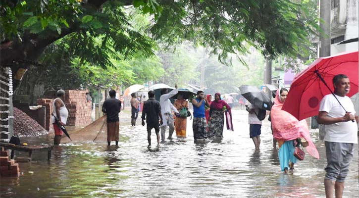 রাজশাহীতে জলাবদ্ধতায় ভোগান্তিতে নগরবাসী