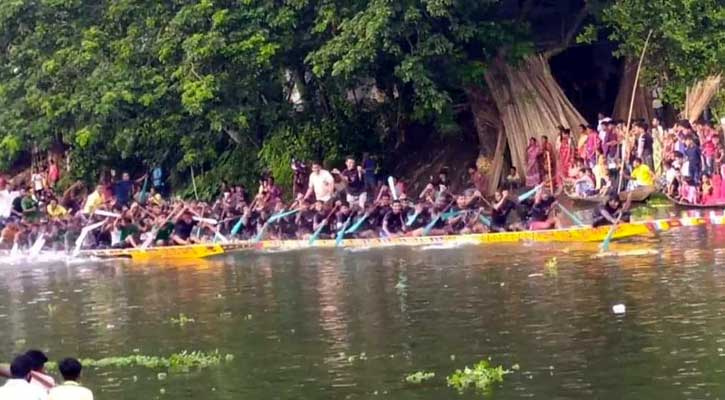 কুমার নদীতে ঐতিহ্যবাহী নৌকা বাইচ অনুষ্ঠিত