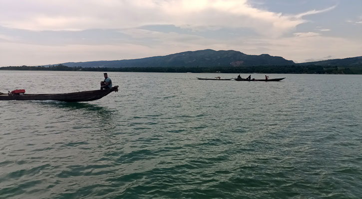 পাথর আনতে গিয়ে নৌকা ডুবে শ্রমিকের মৃত্যু