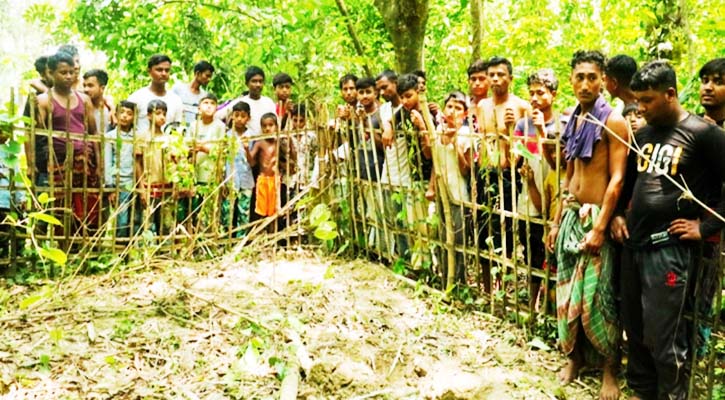 কবরস্থান থেকে সাত কঙ্কাল চুরি