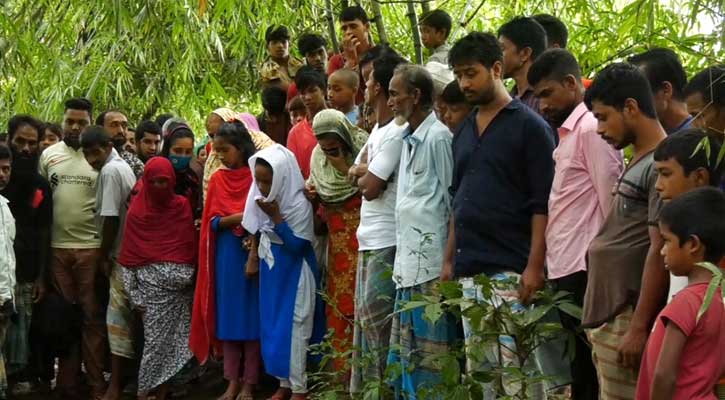 বাঁশঝাড়ের নিচে পড়েছিল তরুণীর মরদেহ