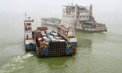 পাটুরিয়া-দৌলতদিয়ায় ফেরি চলাচল শুরু