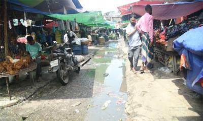 দুর্ভোগ যেন নিত্যসঙ্গী কারওয়ান বাজারে