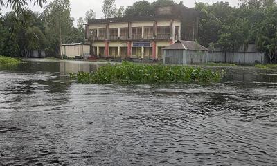 তিস্তার কাউনিয়া পয়েন্টে পানি বিপৎসীমার ওপরে