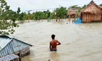 জোয়ারের পানিতে নিম্নাঞ্চল প্লাবিত