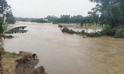 ফেনীতে কমছে বন্যার পানি