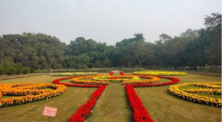 ফুলে ফুলে সেজেছে উত্তরা গণভবন